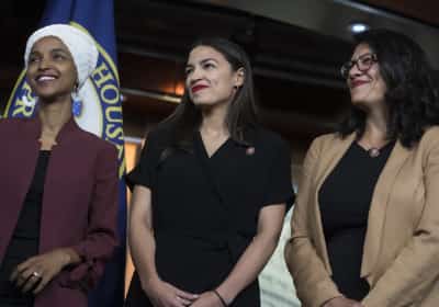 עומאר, טליב ואוקסיו-קורטז: עשרות דמוקרטים הצביעו נגד הקביעה שאיראן מממנת טרור