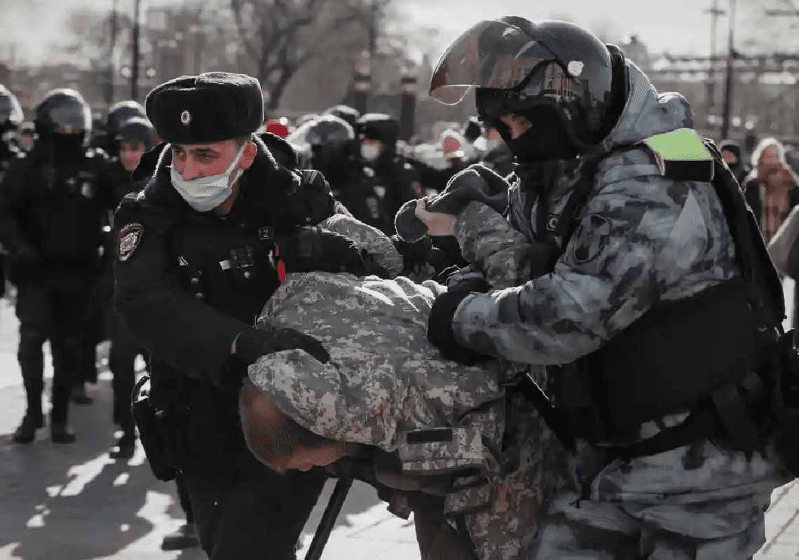 חוק "החוליגניזם" של פוטין: מפגינים רוסים יכולים להישלח לכלא ל-8 שנים