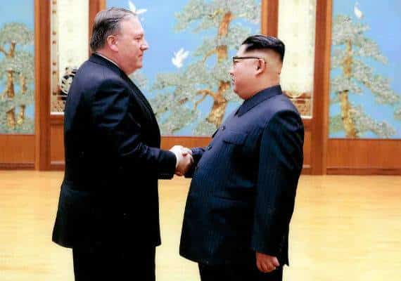 טראמפ: "פומפאו בדרכו חזרה מקוריאה הצפונית עם 3 האמריקנים העצורים"