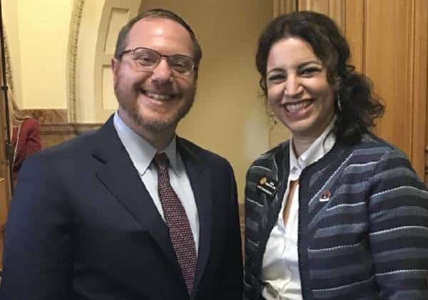 האח והאחות היהודים שעושים היסטוריה חקיקתית