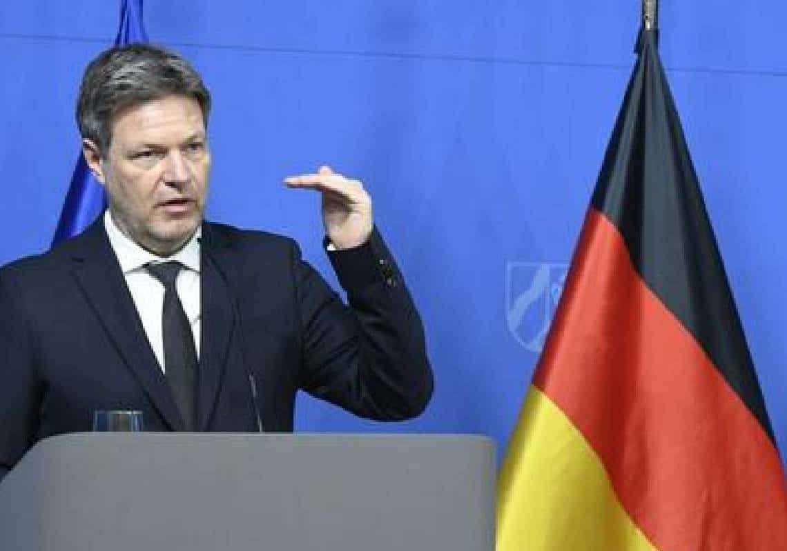 גרמניה טוענת שרוסיה מאיימת עליה אך היא השתלטה על נכסי גזפרום