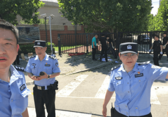 סין: פיצוץ בסמוך לשגרירות האמריקנית בבייג'ינג; המשטרה טוענת: "מדובר ב'מתקן זיקוקים'"