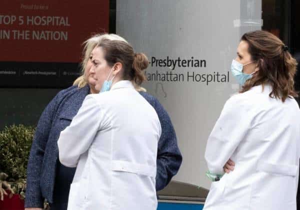 תופעה מדאיגה: רופאים שנדבקו בקורונה חווים תסמינים קשים במיוחד