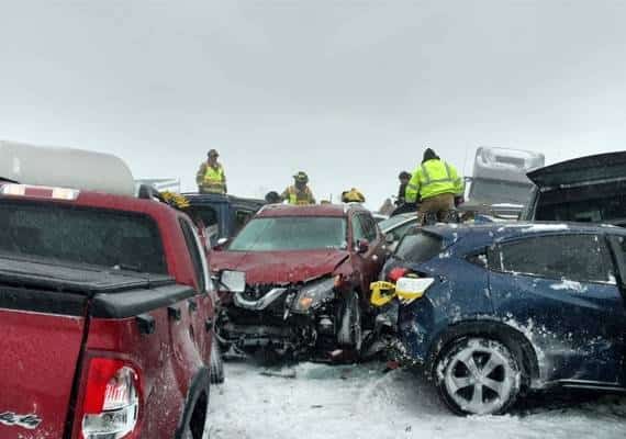 הרוג ועשרות פצועים בתאונת שרשרת של 131 מכוניות