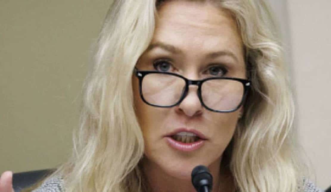 חסר תקדים: חברת הקונגרס מרג'ורי טיילור גרין הציגה כתב הדחה נגד ראש ה-FBI כריסטופר ריי‏