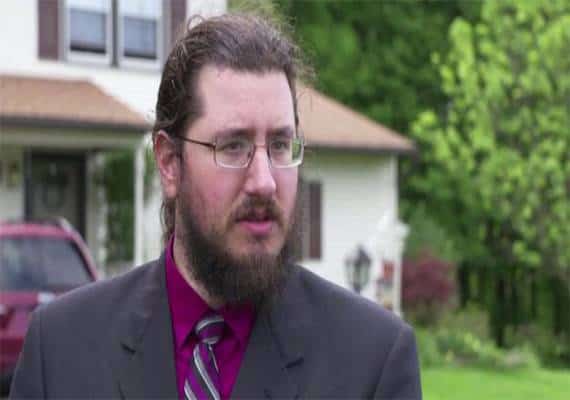 נחלצה לעזרתו: בן ה-30 שגורש מבית הוריו מקבל סיוע ממקום לא צפוי