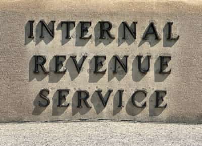 הסוף לדו"ח המס החינמי: טראמפ מבטל את התוכנית שחסכה לאמריקאים מיליונים