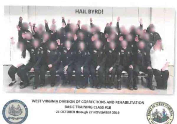 החטא ועונשו: עשרות בוגרי קורס סוהרים הודחו לאחר שהצדיעו במועל יד