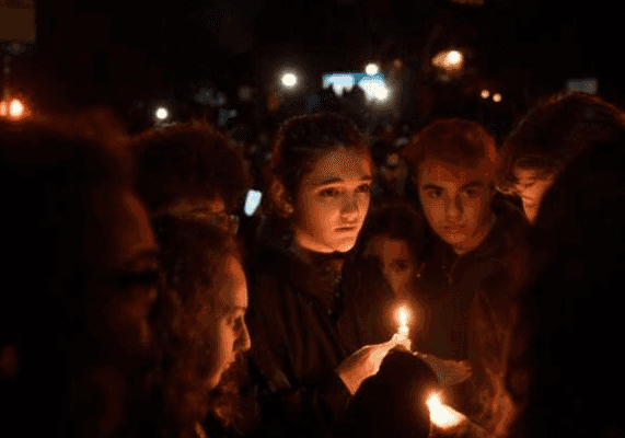 "לעזאזל עם מראית עין, אני נכנס", כתב הרוצח - ויצא לטבוח ב-11 יהודים בבית הכנסת