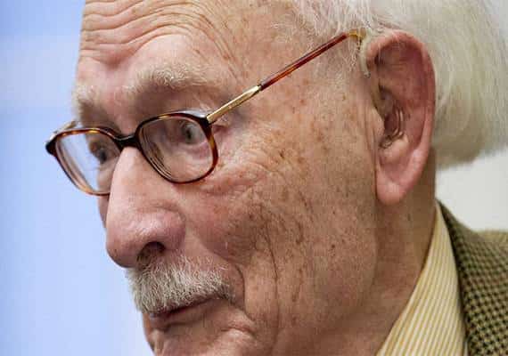 מורה הולנדי, חסיד אומות עולם, שהציל מאות ילדים יהודים בשואה, מת בגיל 107