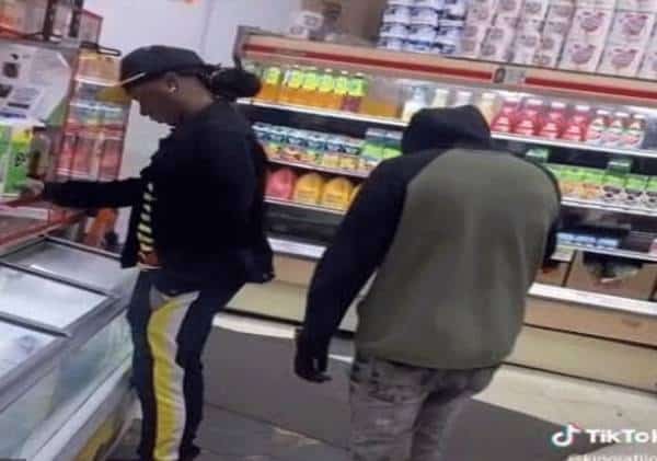 טרנד מסוכן לעיני המצלמה בימי הקורונה: נערים משתעלים בקרבת מצרכי מזון בסופר