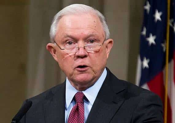 טלטלה בממשל טראמפ: ג'ף סשנס סיים את תפקידו כתובע הכללי