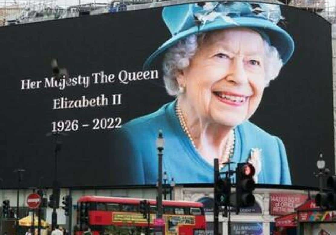 ה-BBC בקושי המתין שעות לאחר מות המלכה כדי לתקוף את מוסד המלוכה: "פריבילגיה לבנה שעוברת בירושה"