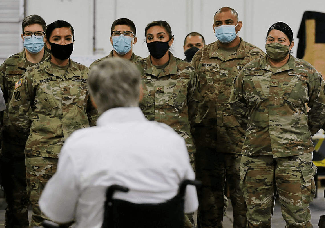 מושל טקסס לחיילי המשמר הלאומי: אתם לא חייבים להתחסן – ביידן הוא לא המפקד שלכם