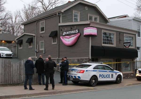 לא מחכה לטרגדיה הבאה: קנדה אוסרת על החזקת רובי סער