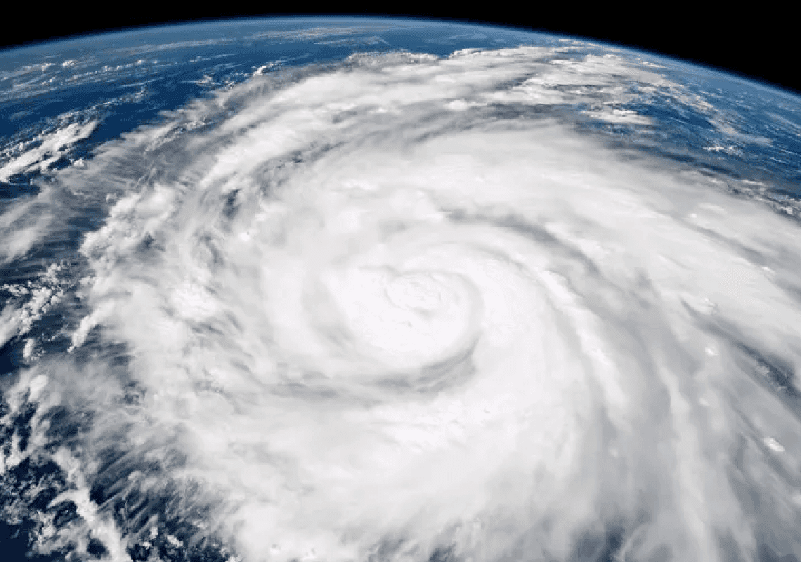 מרכז ההוריקנים: אפשרות לשקע טרופי - עם נתיב דומה להוריקן איאן