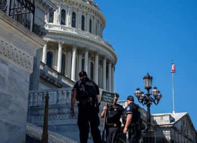 השבתת הממשל האמריקאי נכנסת לשבוע השני: מיליוני אזרחים מתחילים לחוש בהשלכות