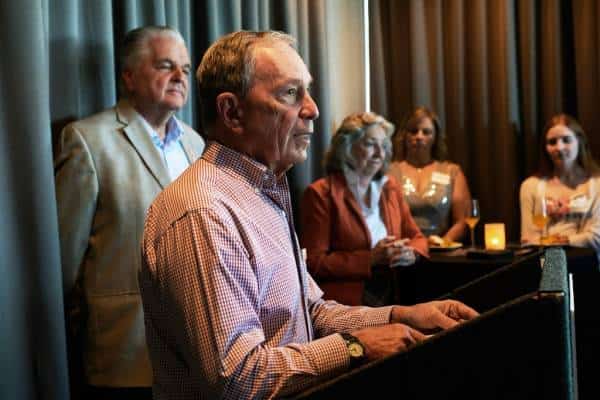 המועמד הדמוקרטי לנשיאות? מייקל בלומברג שוקל ריצה ב-2020