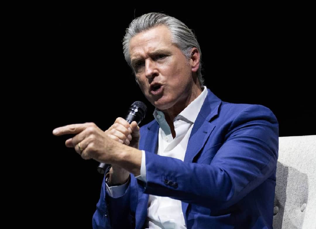 הקהילה היהודית מתקוממת: סערה בעקבות ההכרזה "ישראל היא מדינת אפרטהייד" של מושל קליפורניה גווין ניוסום