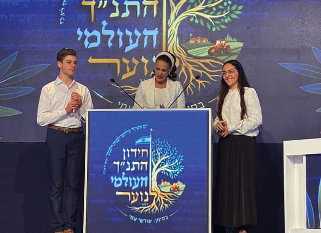 נער מלוס אנג'לס כבש את ירושלים: הישג נדיר לבן 15 בחידון התנ"ך הבינלאומי