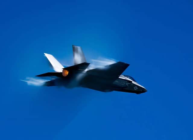 טראמפ מאשר מכירת מטוסי חמקן לסעודיה — חרף התנגדות הפנטגון וישראל