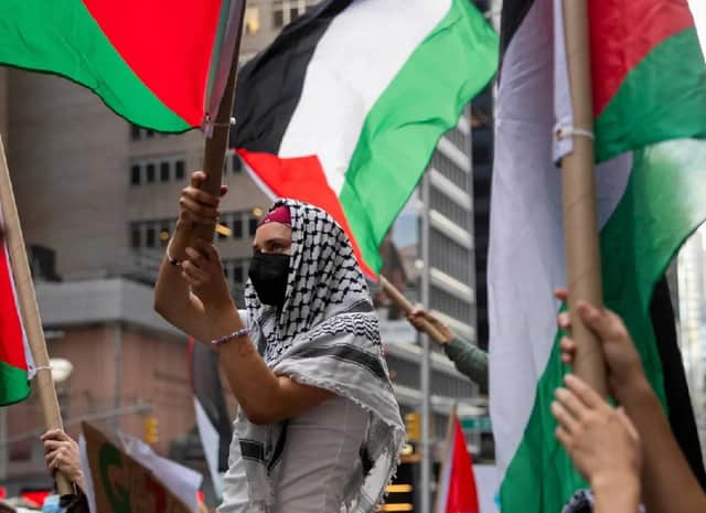 ביקורת על ישראל עלולה לעלות בגרין קארד: ממשל טראמפ מכניס את דעות המהגרים על המזרח התיכון לתוך תהליך הקבלה