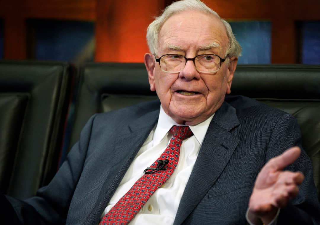 וורן באפט מוכר מניות בשווי 6 מיליארד דולר: סימן אזהרה ברור לוול סטריט